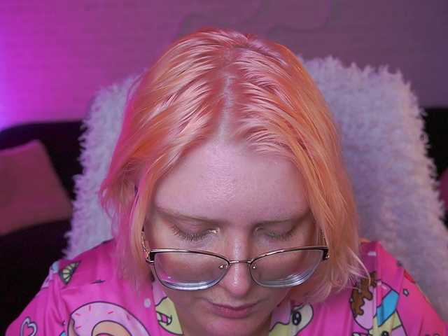 CoolTatis's BongaCams show and profile