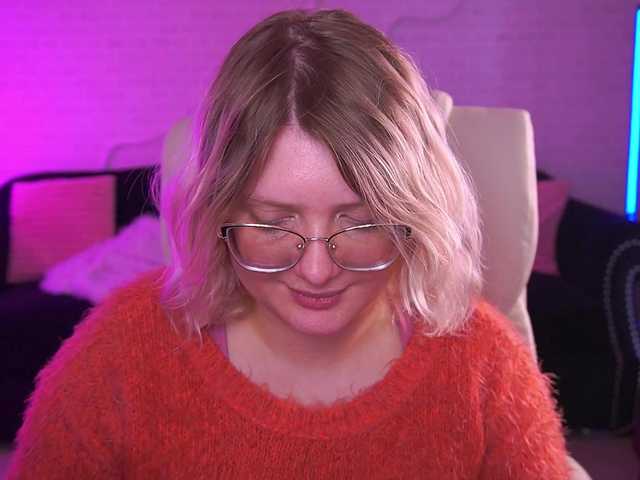 CoolTatis's BongaCams show and profile