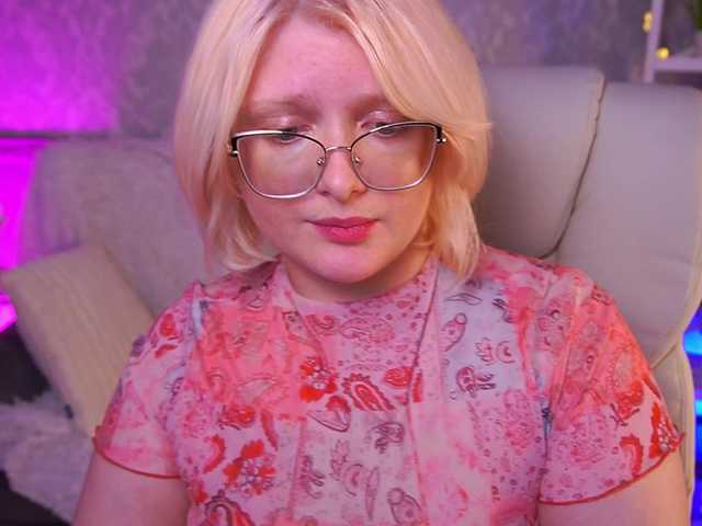 CoolTatis's BongaCams show and profile