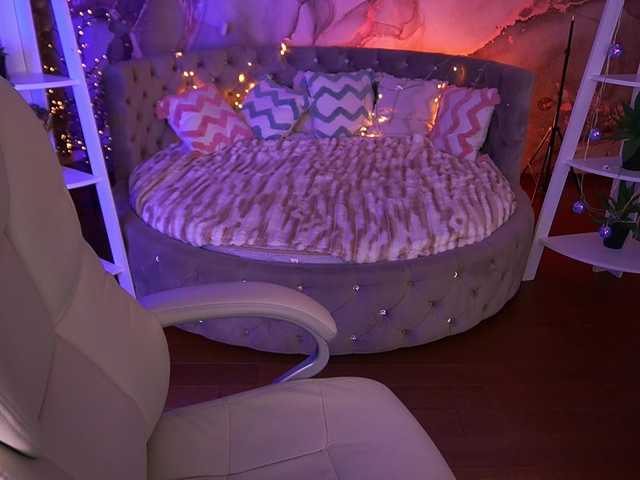 CoolTatis's BongaCams show and profile