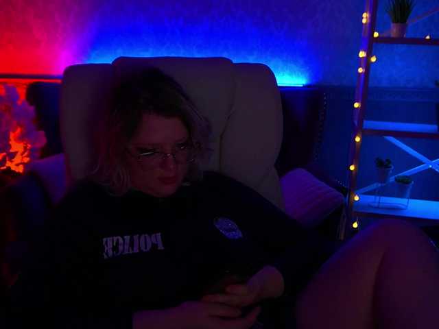 CoolTatis's BongaCams show and profile