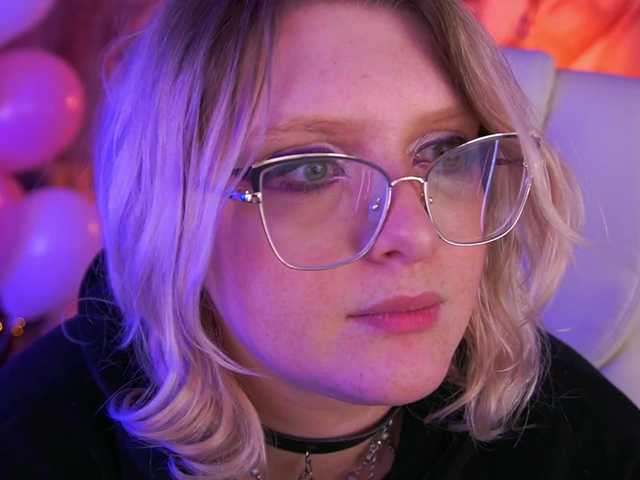 CoolTatis's BongaCams show and profile