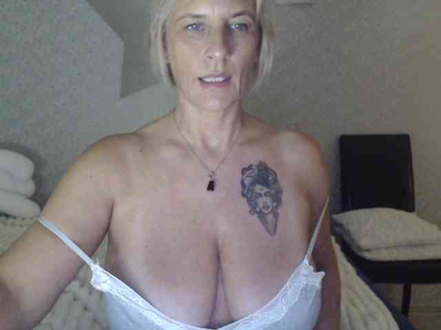 TinaRubia Live Webcam on BongaCams