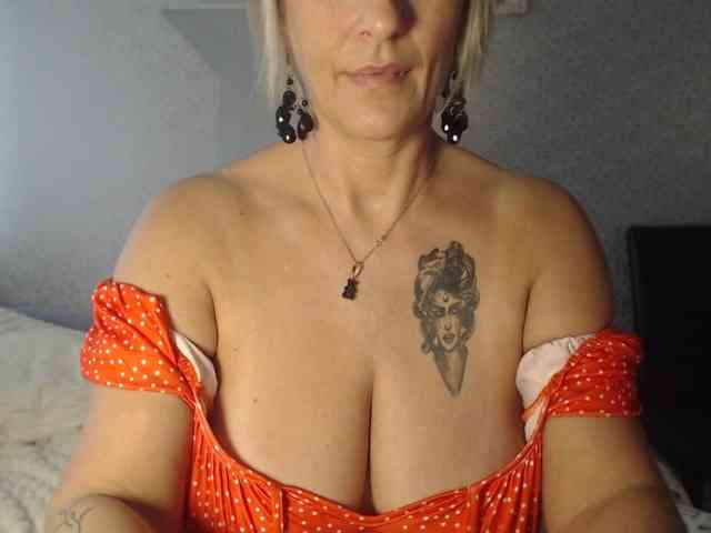 TinaRubia Live Webcam on BongaCams