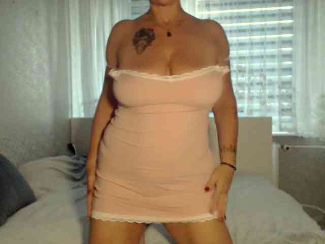 TinaRubia webcam
