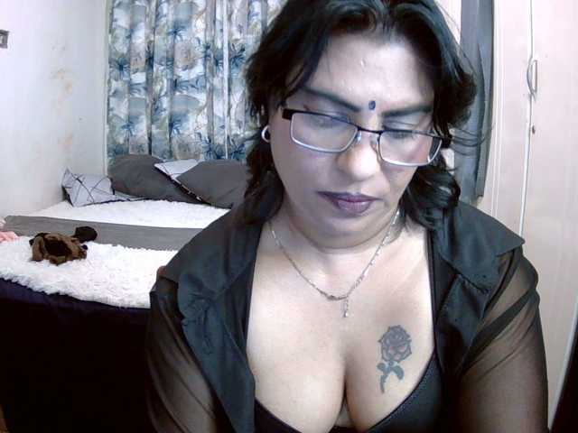 indiandelight001's BongaCams show and profile