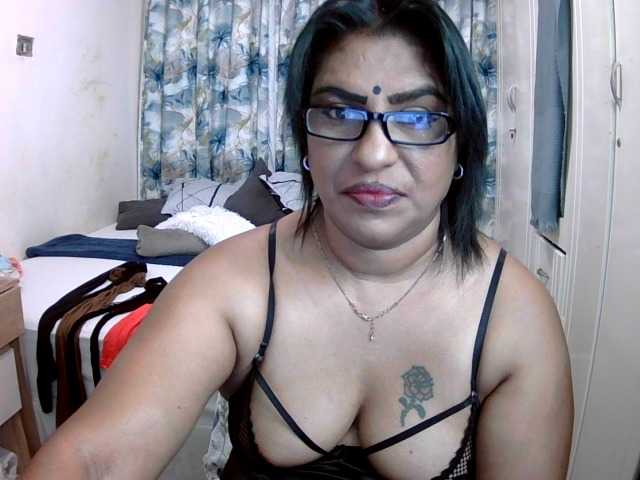 indiandelight001's BongaCams show and profile
