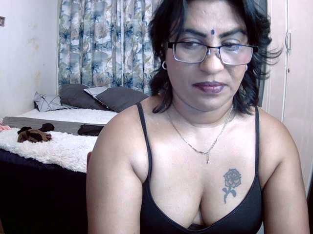 indiandelight001's BongaCams show and profile