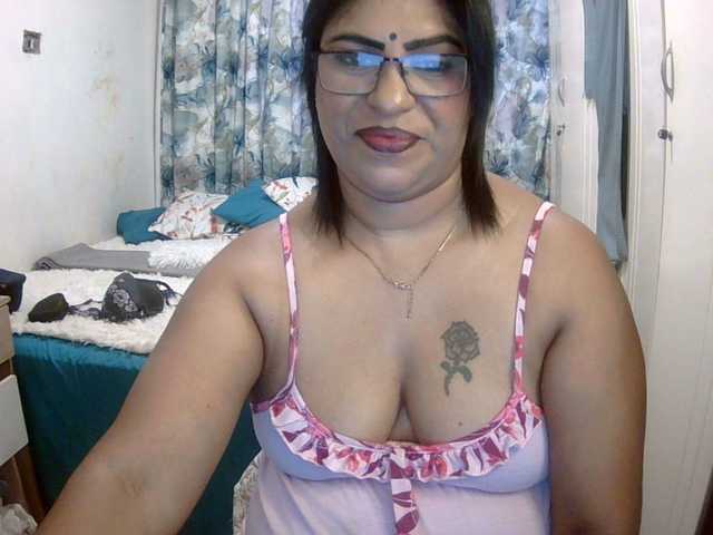 indiandelight001's BongaCams show and profile