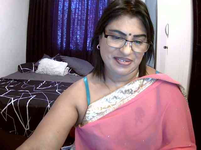 indiandelight001 Live Webcam on BongaCams