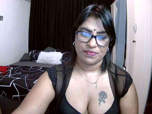 indiandelight001 Live Webcam on BongaCams