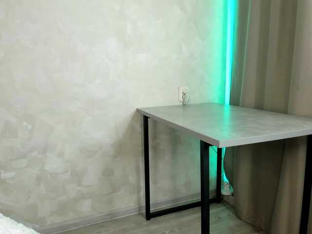 Ari-Zona's BongaCams show and profile