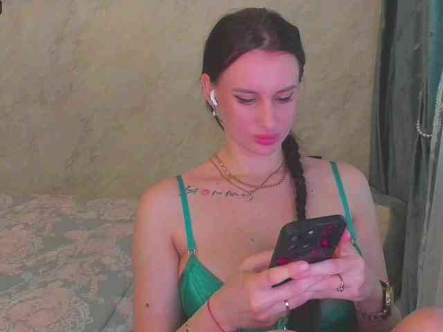nude amateur LikaStarrr1