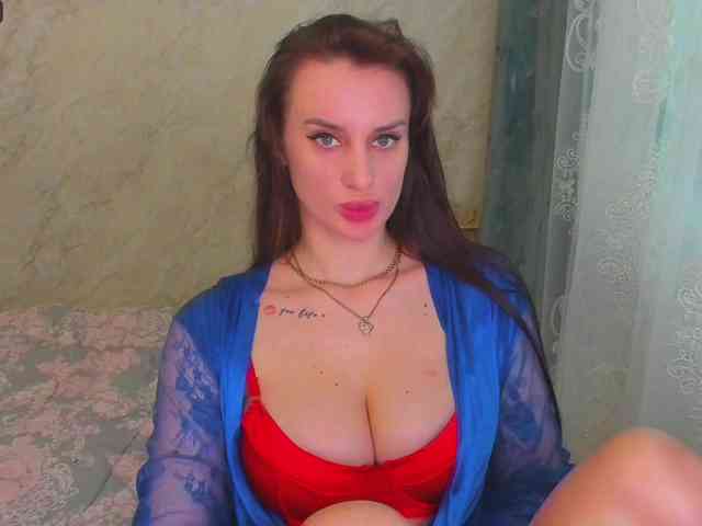 LikaStarrr1 webcam