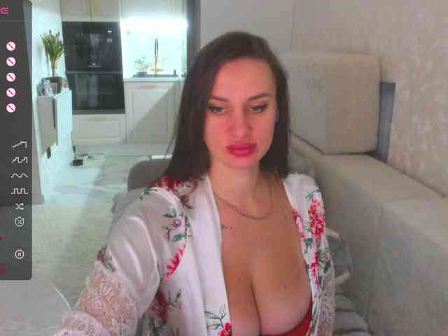 LikaStarrr1 webcam