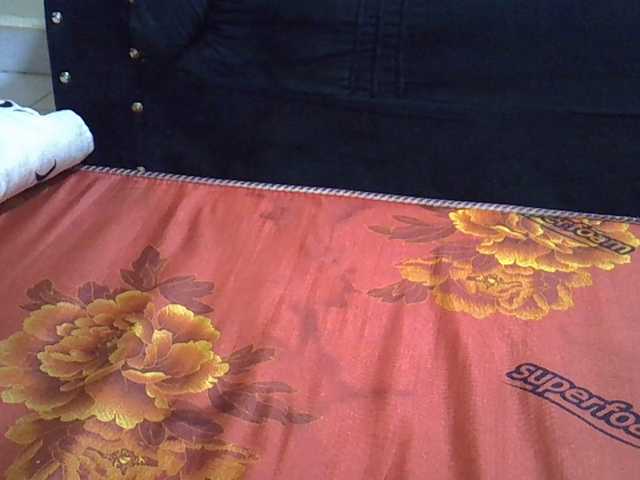 Sweetvine's BongaCams show and profile