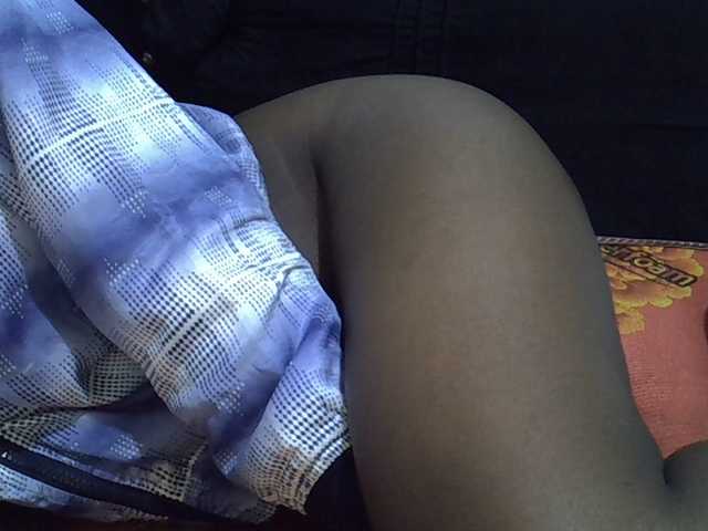 Sweetvine's BongaCams show and profile