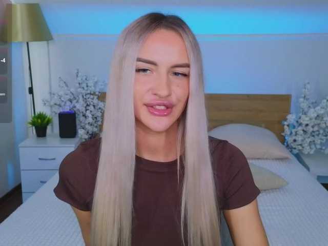  LeilaFlower chat room