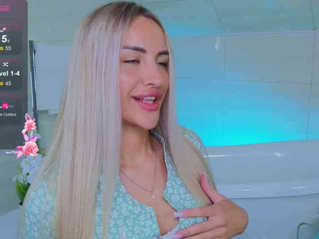 LeilaFlower webcam