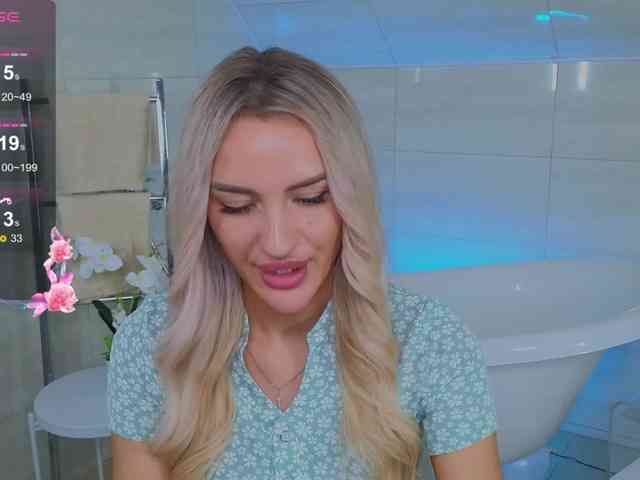 LeilaFlower webcam