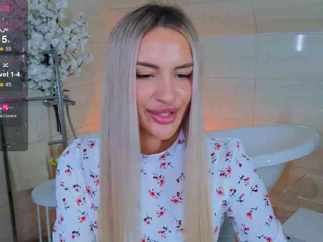 LeilaFlower webcam