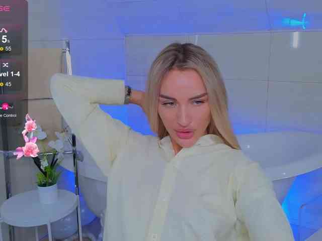 LeilaFlower webcam