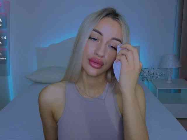 LeilaFlower webcam