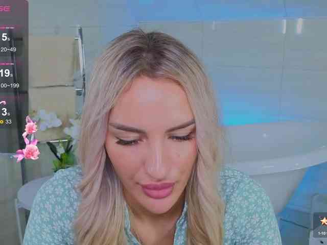 LeilaFlower webcam