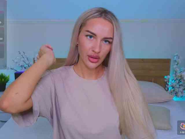 LeilaFlower webcam