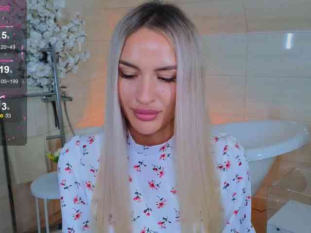 LeilaFlower webcam