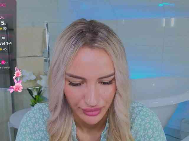 LeilaFlower webcam