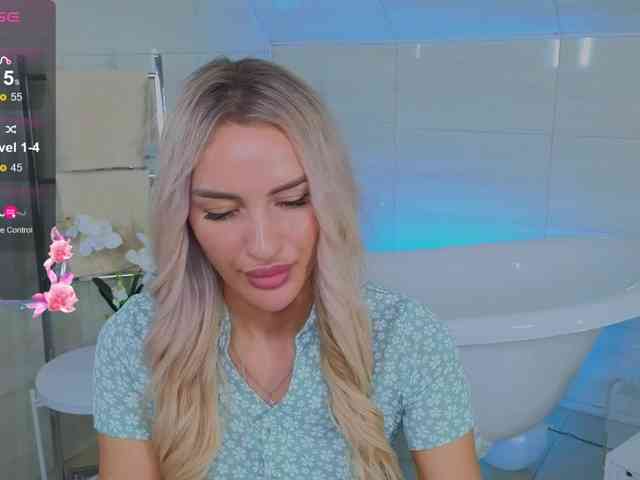 LeilaFlower webcam