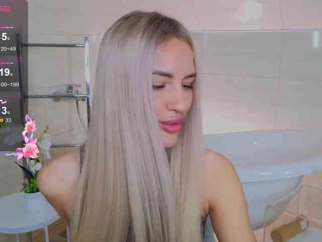 LeilaFlower webcam