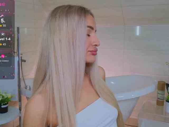 LeilaFlower webcam