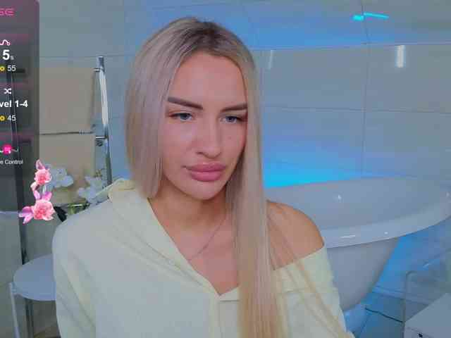 LeilaFlower webcam