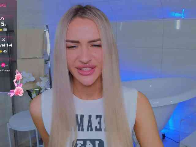 LeilaFlower webcam