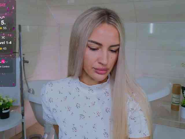 live free chat LeilaFlower
