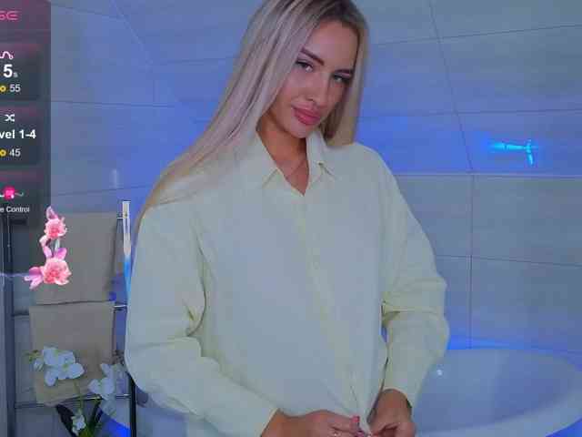 LeilaFlower webcam