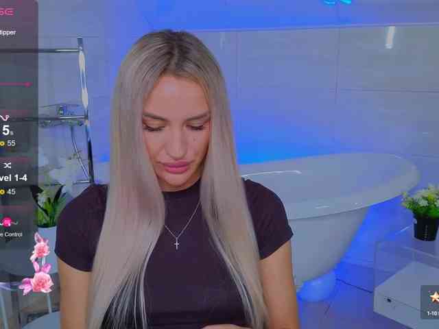 LeilaFlower webcam