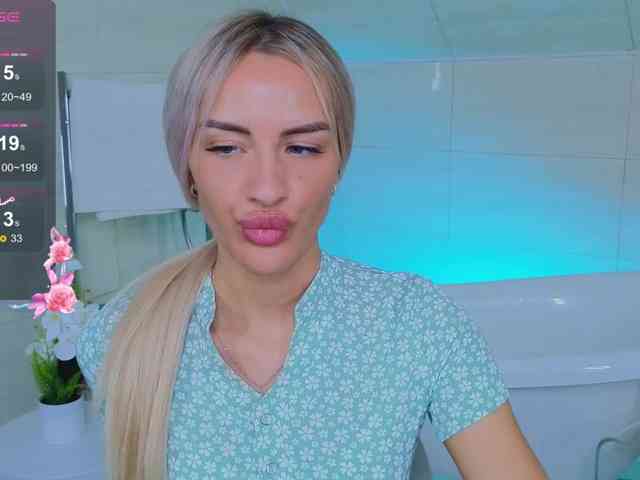 LeilaFlower webcam