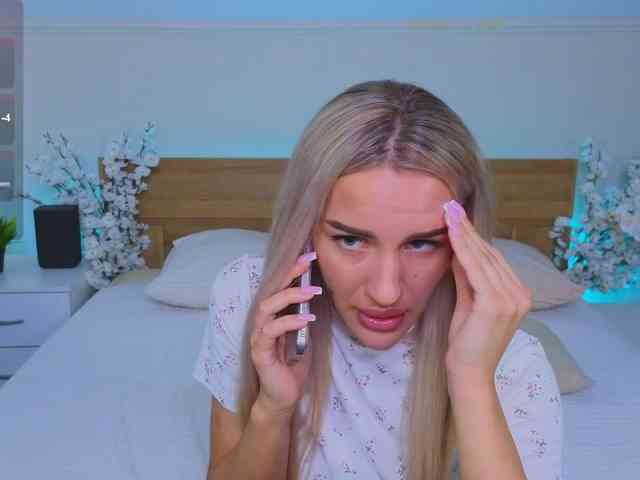 LeilaFlower webcam