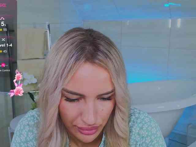 LeilaFlower webcam