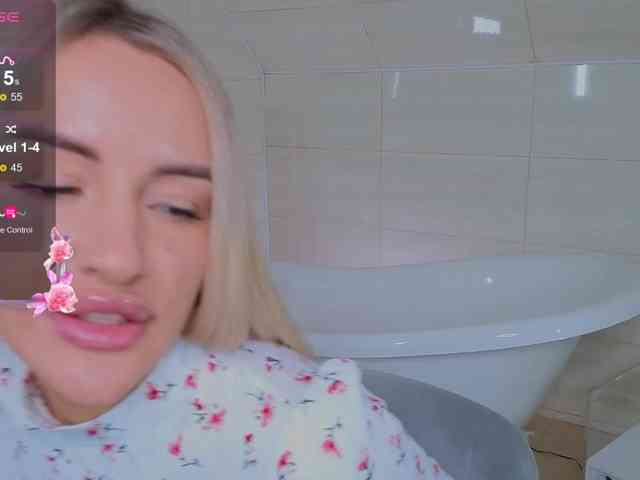 LeilaFlower webcam