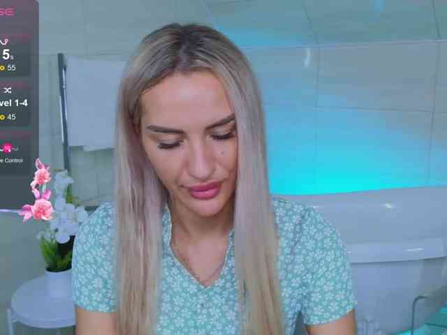 LeilaFlower webcam