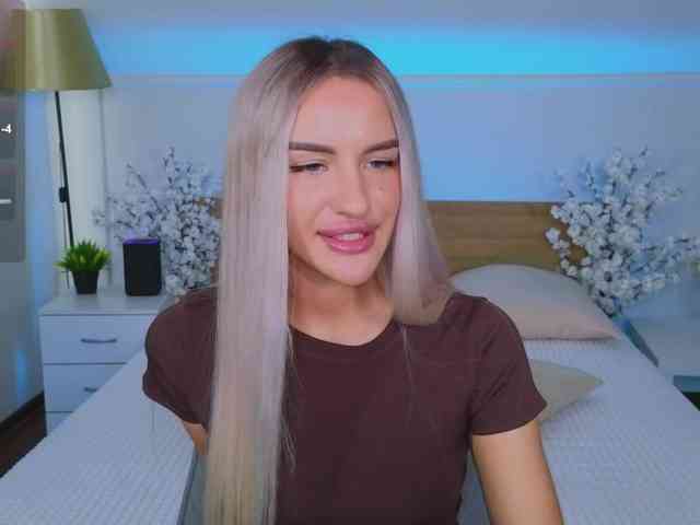 LeilaFlower webcam