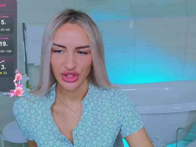 LeilaFlower webcam