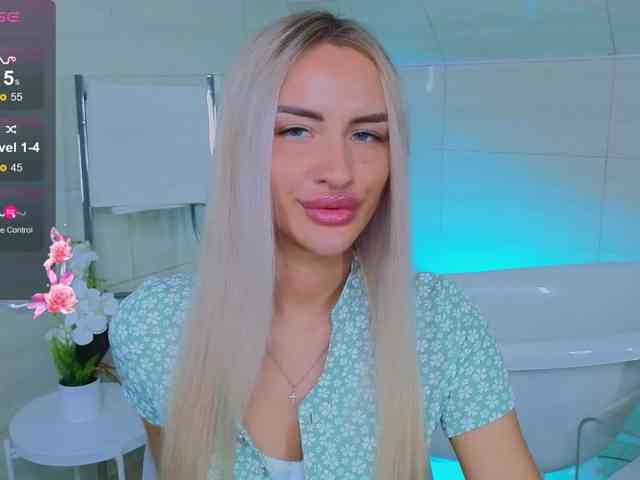 LeilaFlower webcam