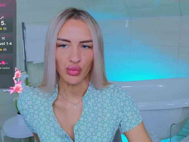 LeilaFlower webcam