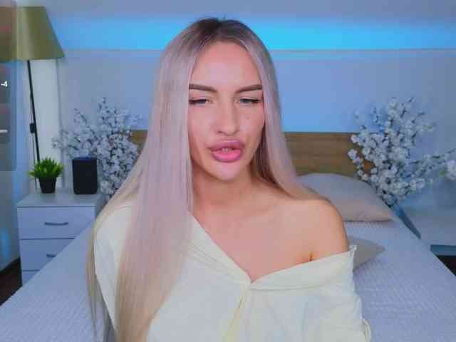 LeilaFlower webcam