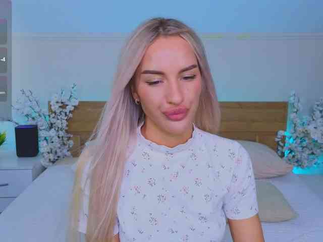 LeilaFlower webcam